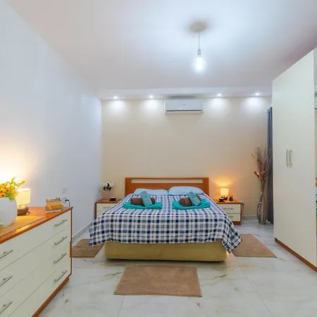 아파트 New Spacious 3 Bdr 2 Bth Bugibba S *