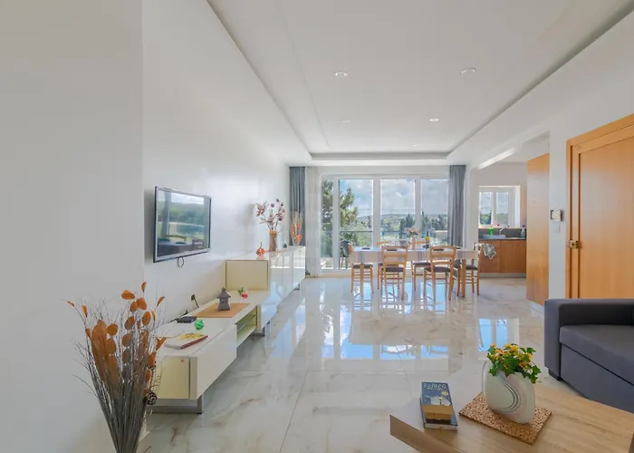 New Spacious 3 Bdr 2 Bth Bugibba S St. Paul's Bay