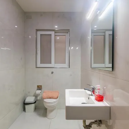 New Spacious 3 Bdr 2 Bth Bugibba S Lägenhet