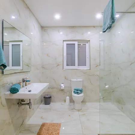 New Spacious 3 Bdr 2 Bth Bugibba S Lägenhet St. Paul's Bay