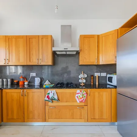 Apartment New Spacious 3 Bdr 2 Bth Bugibba S St. Paul's Bay