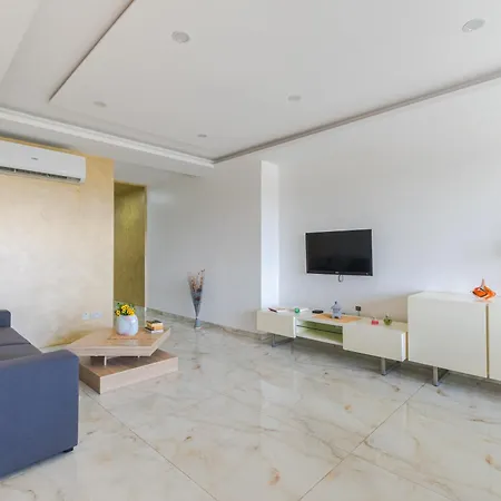 New Spacious 3 Bdr 2 Bth Bugibba S Lägenhet