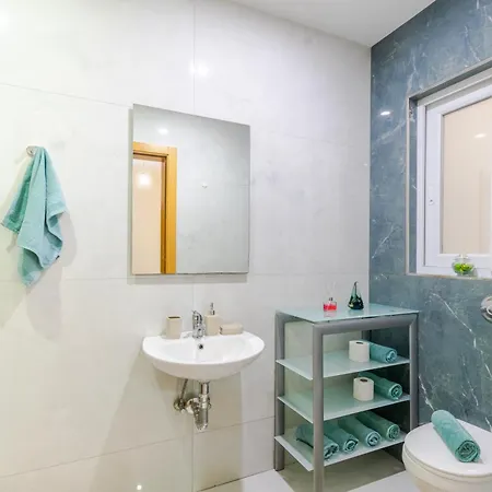New Spacious 3 Bdr 2 Bth Bugibba S Lägenhet St. Paul's Bay