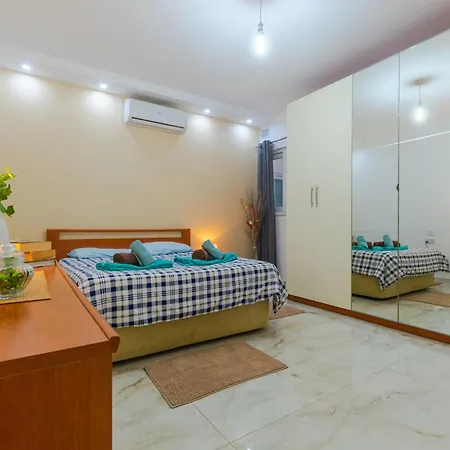 New Spacious 3 Bdr 2 Bth Bugibba S Lägenhet