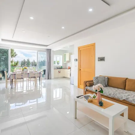 New Spacious 3 Bdr 2 Bth Bugibba S Apartment *