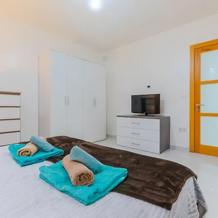 New Spacious 3 Bdr 2 Bth Bugibba S St. Paul's Bay