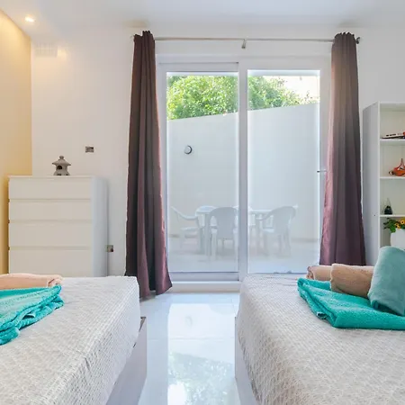 New Spacious 3 Bdr 2 Bth Bugibba S * St. Paul's Bay