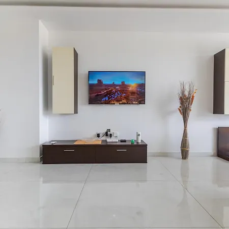 Apartment New Spacious 3 Bdr 2 Bth Bugibba S St. Paul's Bay