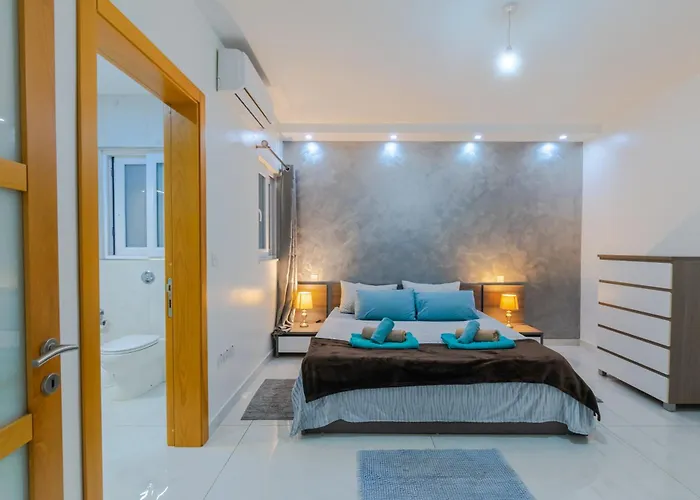 Апартаменты New Spacious 3 Bdr 2 Bth Bugibba S