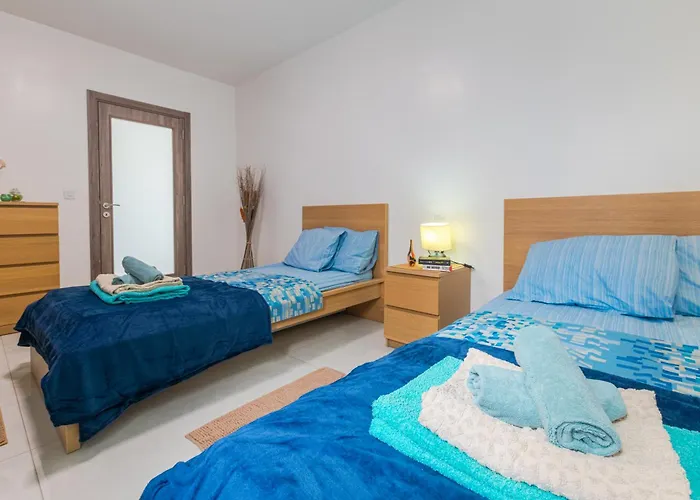 New Spacious 3 Bdr 2 Bth Bugibba S Сент-Полс-Бей