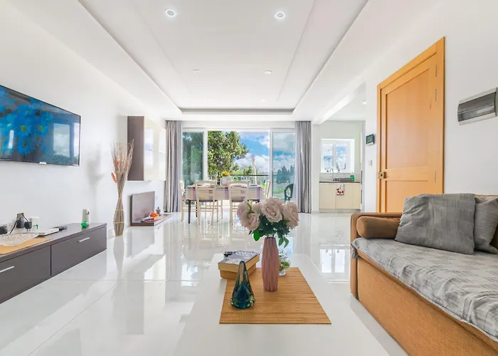 New Spacious 3 Bdr 2 Bth Bugibba S