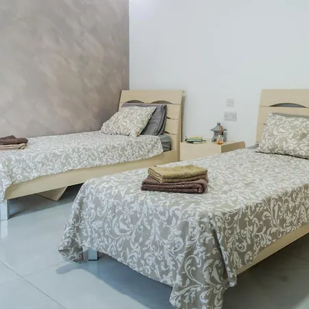 New Spacious 3 Bdr 2 Bth Bugibba S *